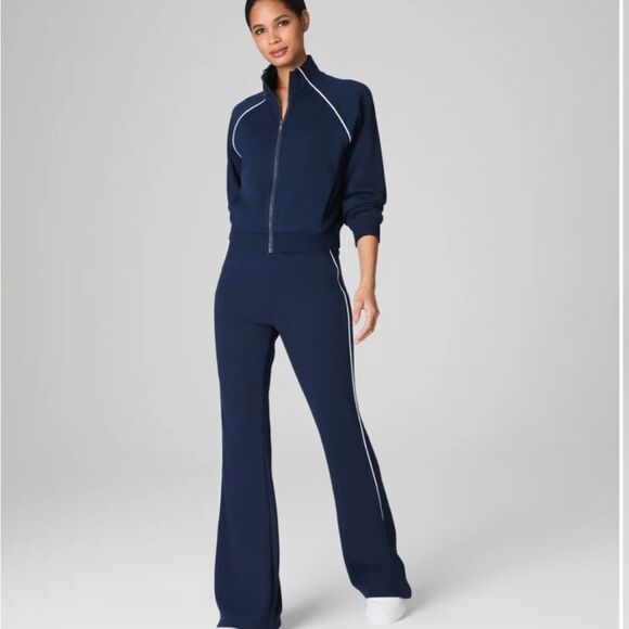 SPANX Navy Wide Leg Flare Pants – Size S – 31” Inseam – NWT - Picture 3 of 7